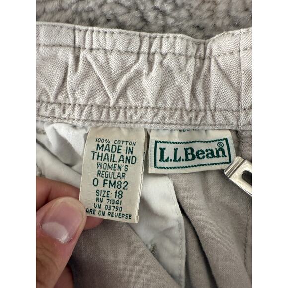 LL Bean Plus Size 18 Flat Front Casual Chino Shorts Gray Button Zip Pocket - Picture 8 of 10